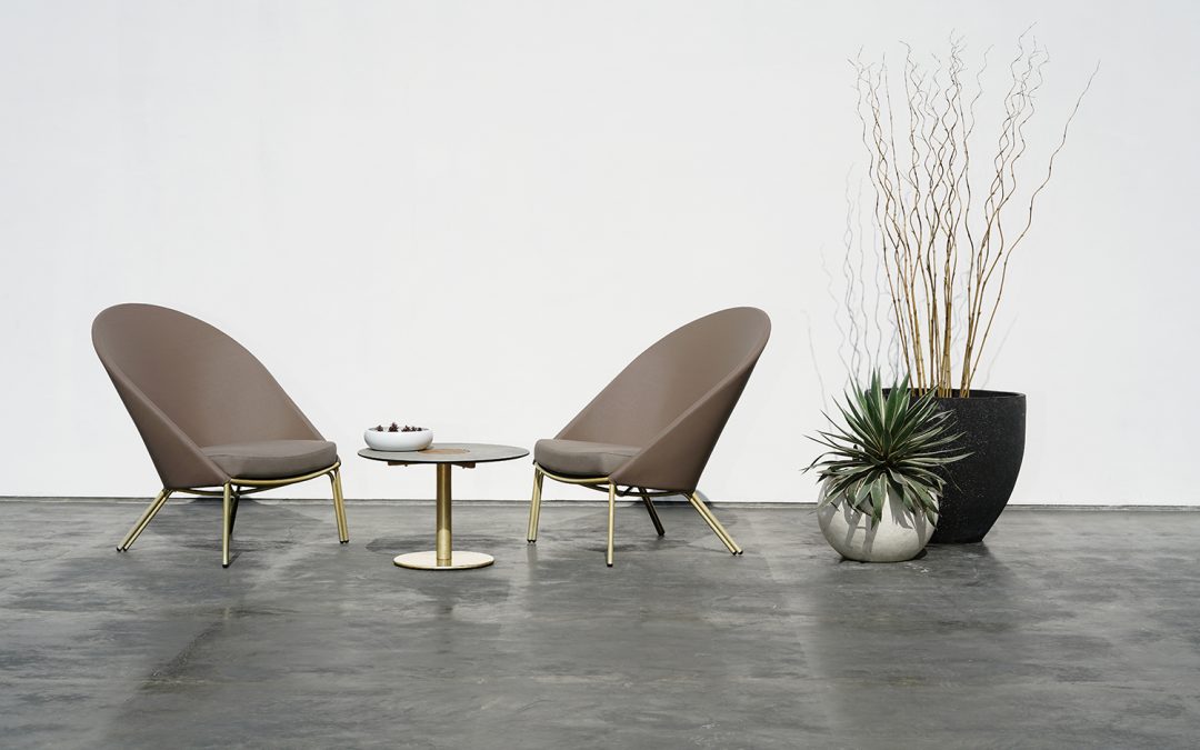 ZUPY HIGHBACK CHAIR & STIZZY LOW TABLE