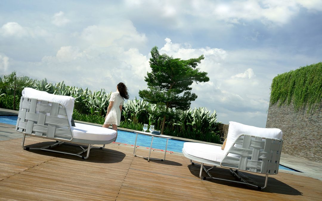 MEIKA DAYBED & MEIKA COFFEE TABLE