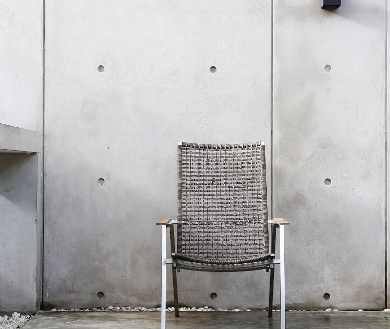 OLAF EASY CHAIR