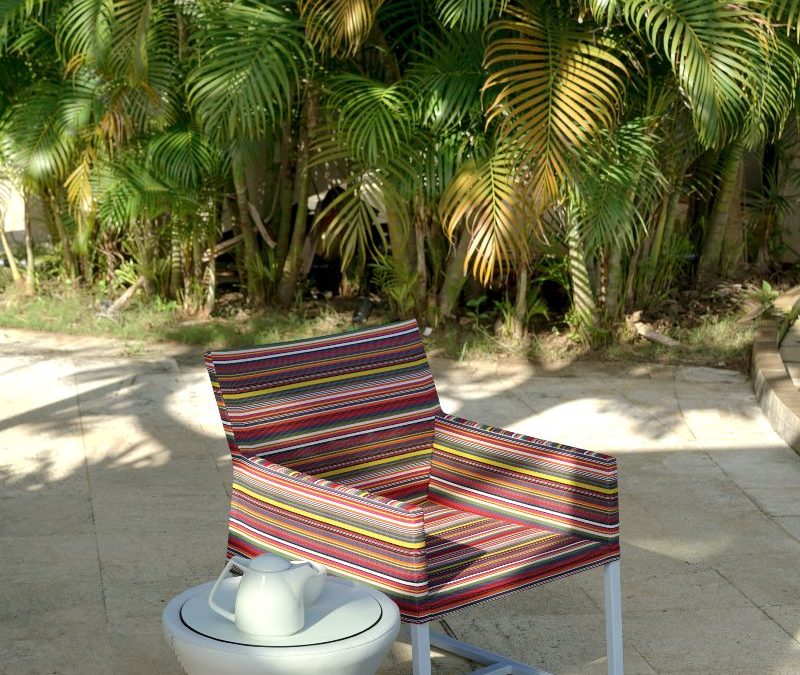 STRIPE CASUAL CHAIR & STIZZY SIDE TABLE