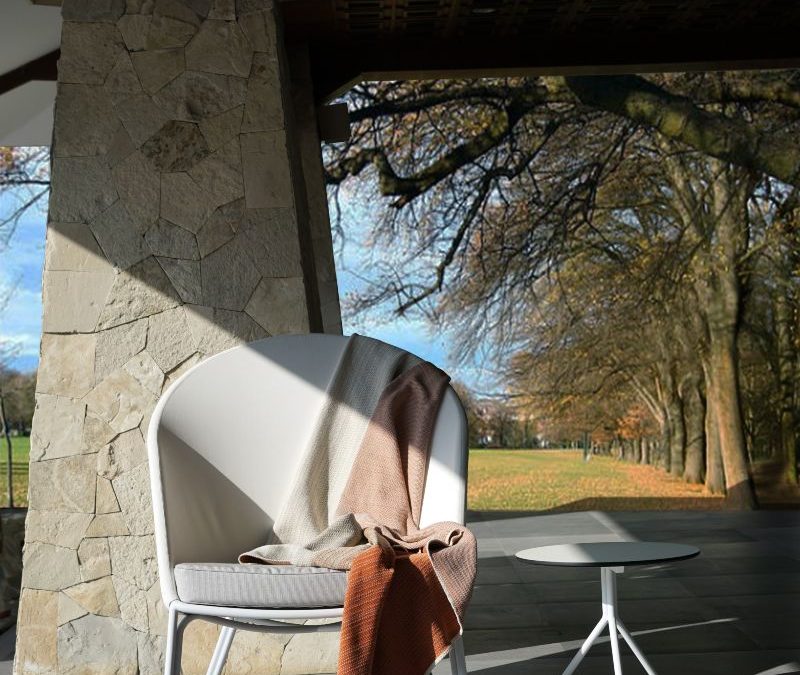 ZUPY HIGHBACK CHAIR & BONO SIDE TABLE