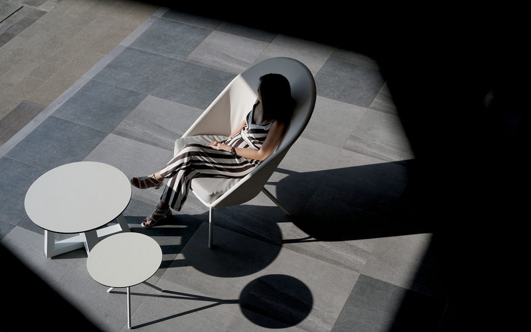 ZUPY HIGHBACK CHAIR, BONO SIDE TABLE & MONO SIDE TABLE