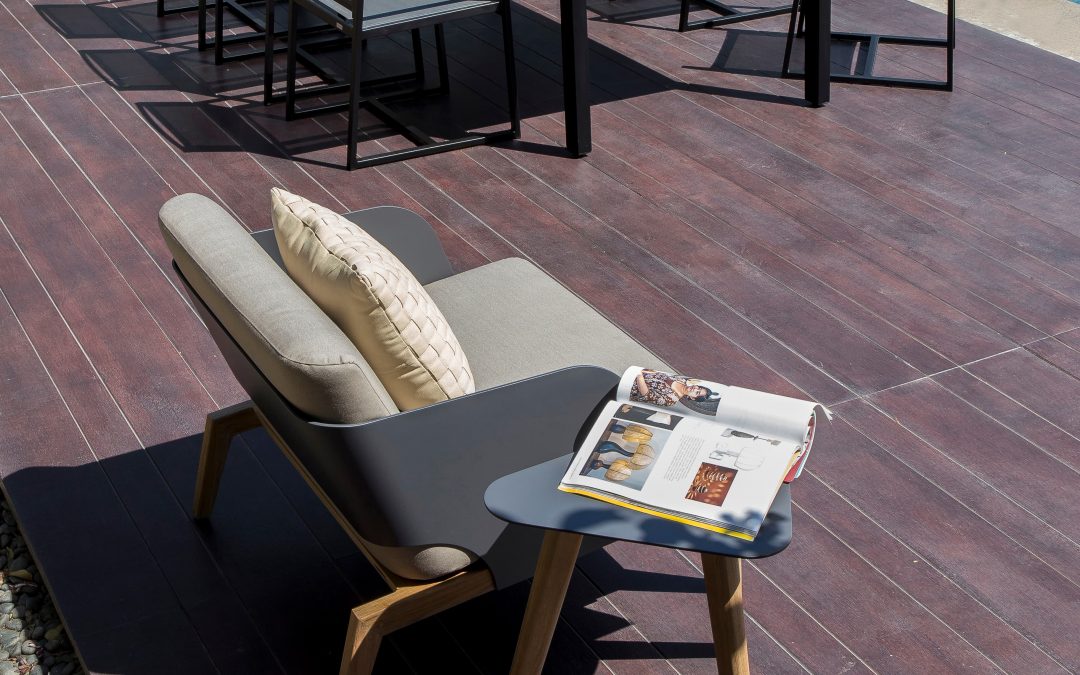 BAIA Ext Table, Allux Dining Chair & KAAT 1 Seater