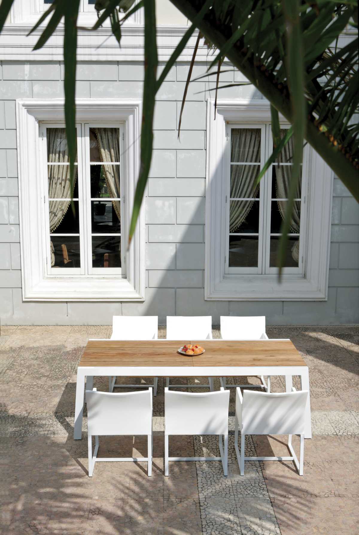 MONO_dining_chair_BAIA_extension_table_2_med