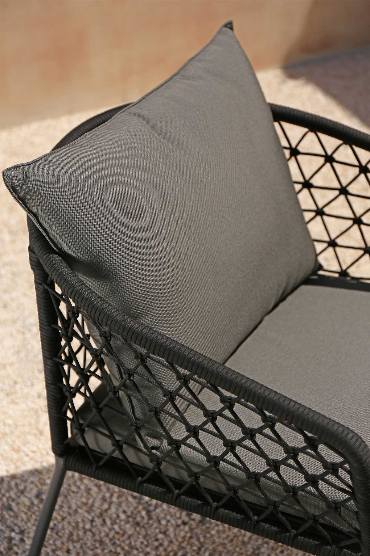 OHANA_dining_chair_detail_cushion_2_med