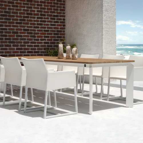 TITAN Dining Table