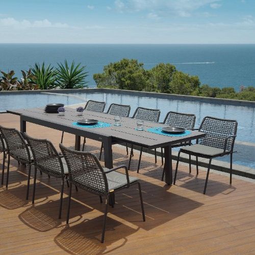 BAIA Extention Table & MANDA Dining Chairs