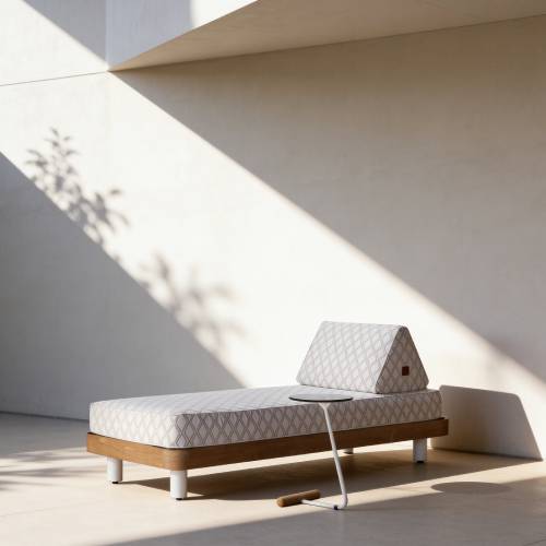 DELANO Chaise with Platform